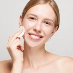 Reinigung trockener Haut – Sanftheit steht im Vordergrund